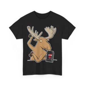 T-shirt noir avec un dessin d'un élan qui se met du déodorant sous le bras de la marque ELAN MUSK