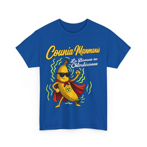 Un T-shirt bleu royal Counia Manmanw, la banane au chlordéconne